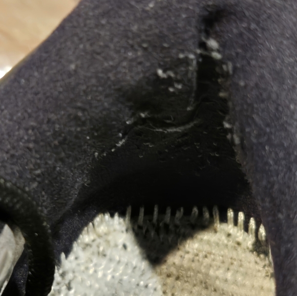 Air Jordan 11 Retro Low GS Sz 5.5Y Black 'Barons' Grey #528896-010 - Picture 8 of 9